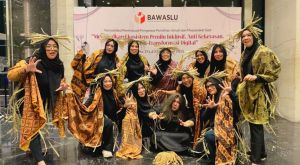Srikandi Bawaslu Jambi Tampil Memukau dengan Tari SAD Dalam Konsolnas Perempuan