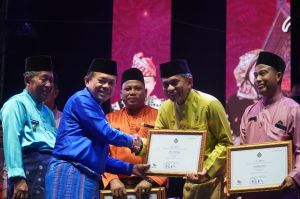 Gubernur Al Haris Beri Penghargaan Maestro Seni dan Warisan Budaya
