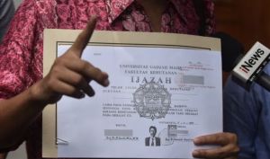 Kabulkan Permohonan Sengketa, KI Pusat Perintahkan KPU Serahkan Salinan Ijazah Jokowi