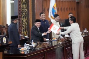 DPRD Provinsi Jambi Sahkan Empat Ranperda Inisiatif Jadi Perda
