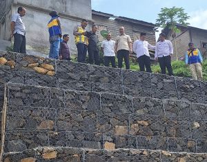 Reses di Bungo, Edi Purwanto Tinjau Bronjong Penahan Tebing di Lubuk Landai