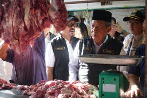 Wagub Sani Pimpin Sidak Pasar Angso Duo, Cek Harga Pangan Jelang Lebaran