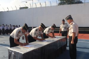 Komitmen Anti-Narkoba dan HP Ilegal, Jajaran Lapas Jambi Tandatangani Ikrar Zero Halinar 