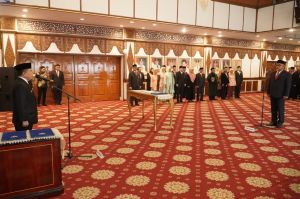 Gubernur Minta Sudirman Benahi Layanan Bank Jambi dan Kejar Target Kemandirian