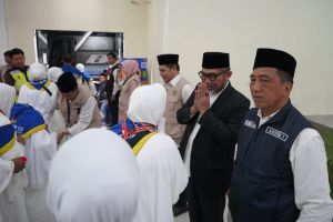 Sekda Sudirman Lepas JCH Jambi Kloter 23, Doakan Keselamatan dan Kemudahan