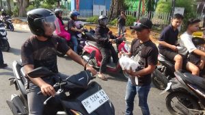 Kualitas Udara Memburuk,  IJTI Jambi dan Adya Group Bagikan Masker Gratis